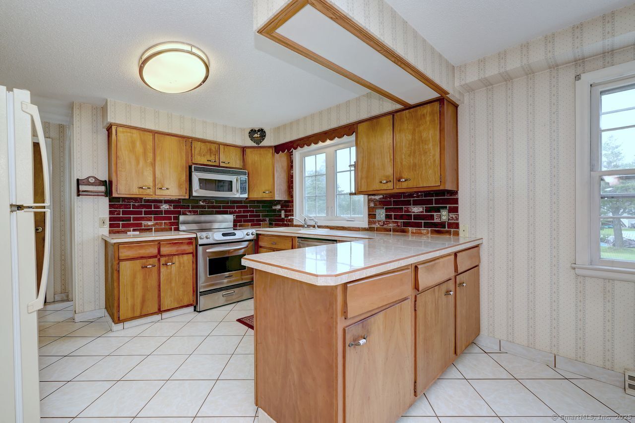 423 Baldwin Avenue, Meriden, Connecticut image 11