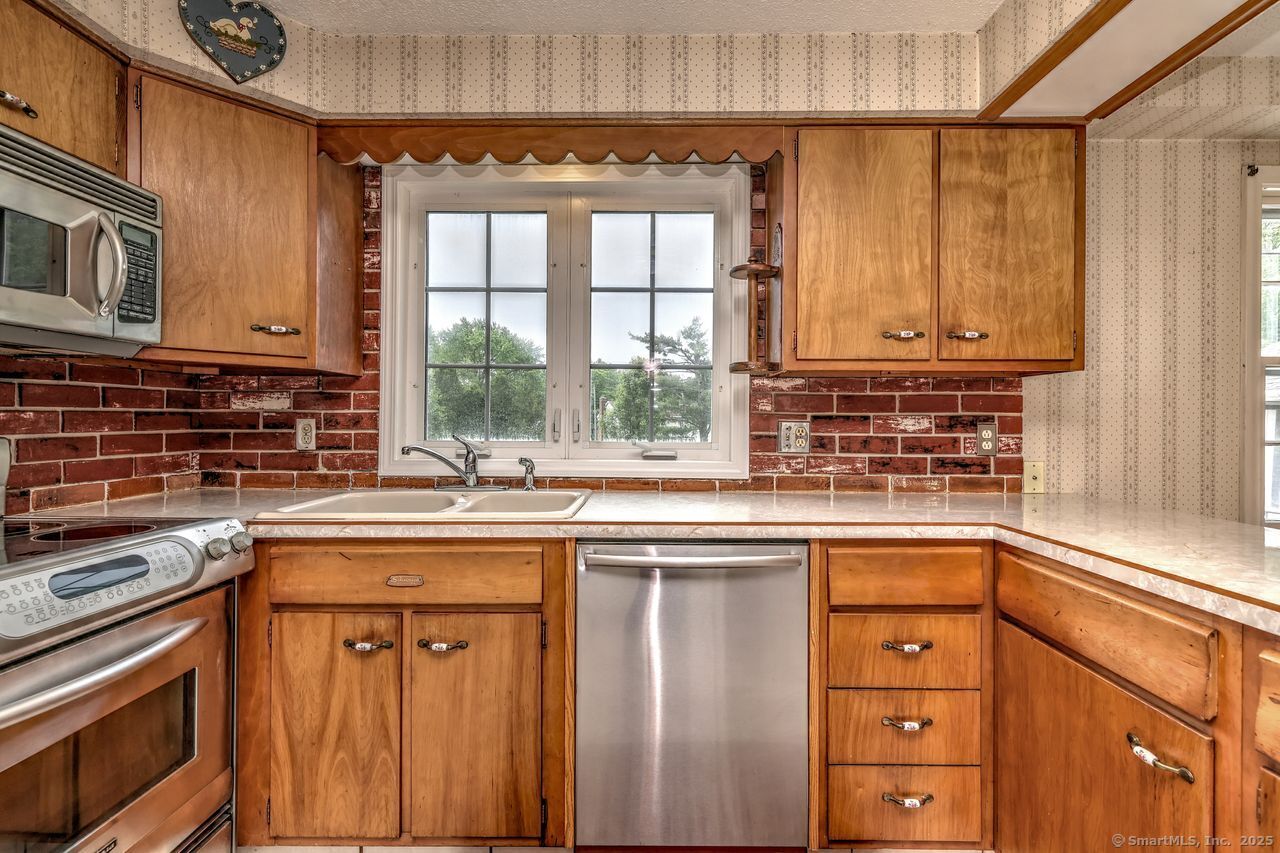 423 Baldwin Avenue, Meriden, Connecticut image 12