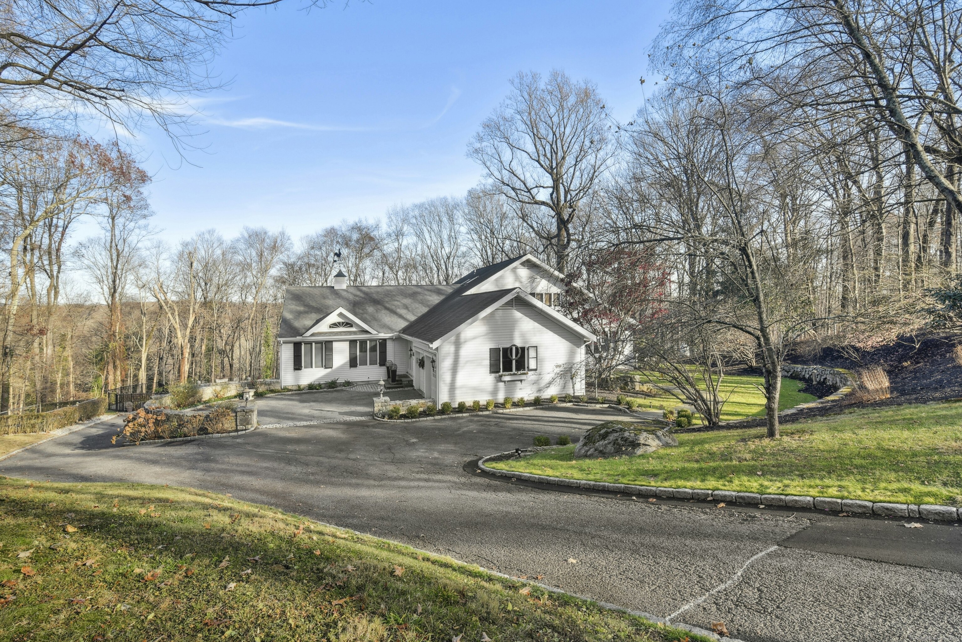 73 Turner Hill Road, New Canaan, Connecticut - 6 Bedrooms  
3.5 Bathrooms  
11 Rooms - 