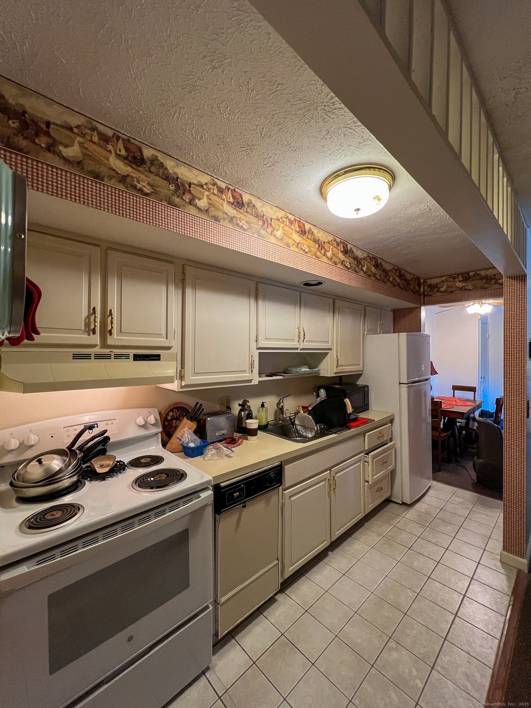 103 Horse Pond Road #APT E, Salem, Connecticut image 3