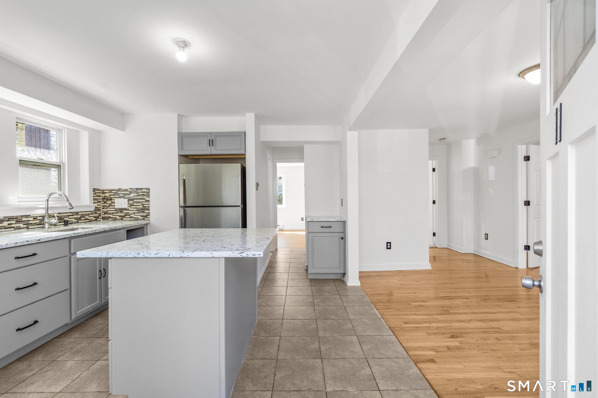 28-32 Starr Avenue 11