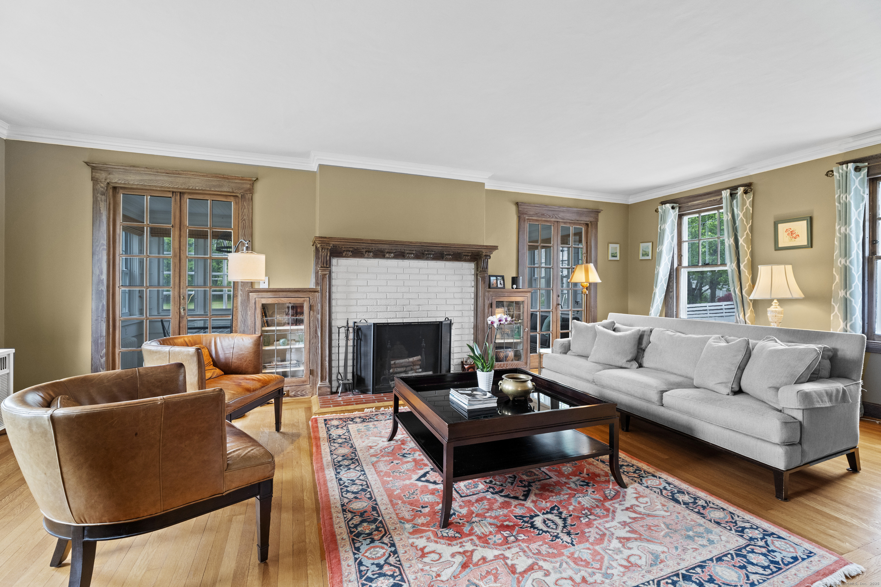 25 West Park Avenue