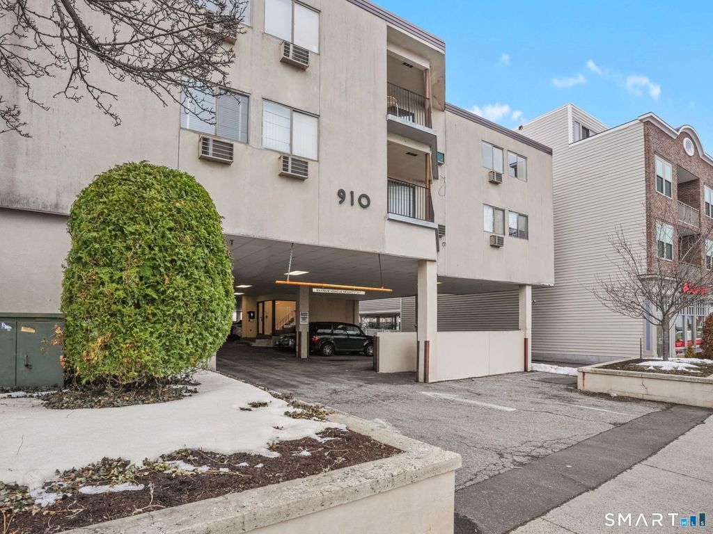 Photo of 910 Hope Street #5B, Stamford, CT 06907 (MLS # 24142043)