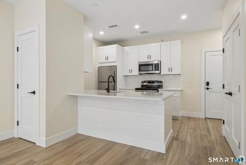Multifamily For Rent - 220 East Road #B<br/> Meriden, CT 06450