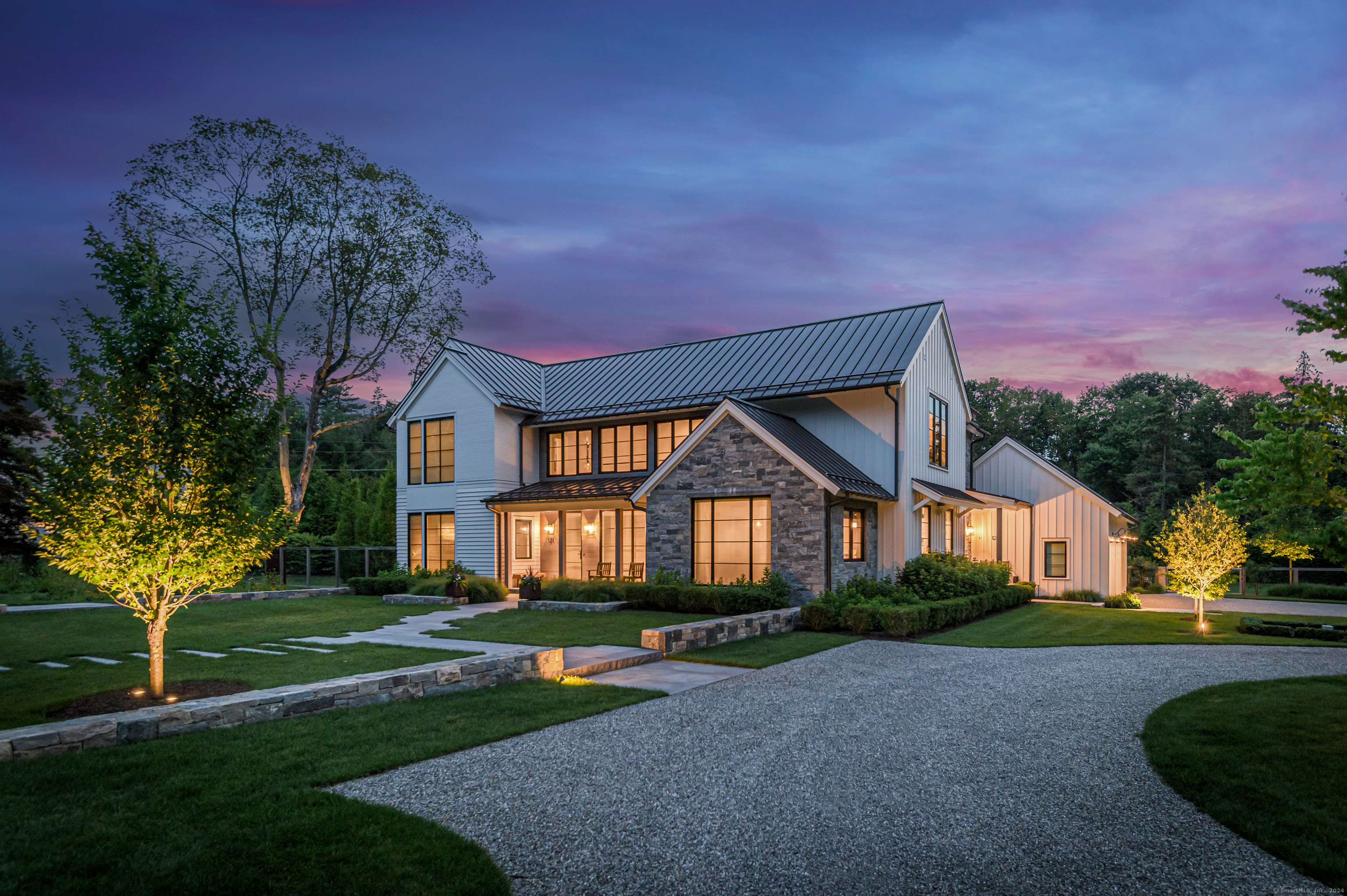 Property for Sale at 121 High Ridge Avenue, Ridgefield, Connecticut - Bedrooms: 5 
Bathrooms: 5.5 
Rooms: 11  - $4,275,000