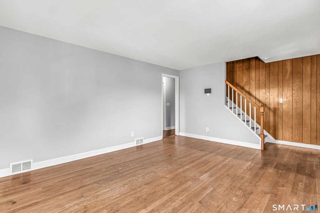 Photo of 339 Goldenrod Avenue, Bridgeport, CT 06606 (MLS # 24146823)