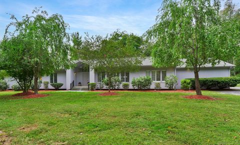 24 Pleasant Hill Road Woodbridge CT 06525