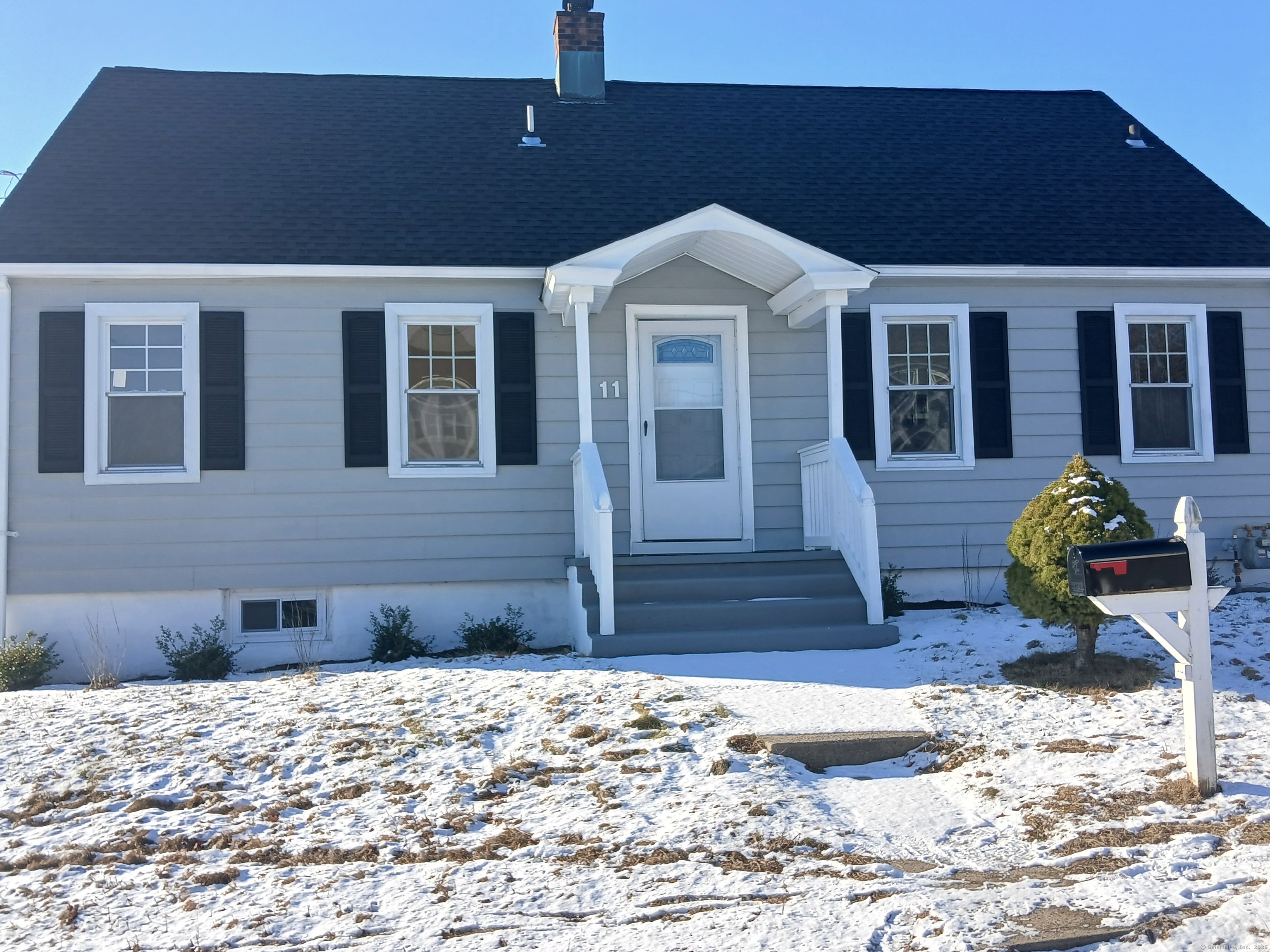 Rental Property at 11 Colony Street, Stratford, Connecticut - Bedrooms: 4 
Bathrooms: 2 
Rooms: 5  - $4,200 MO.