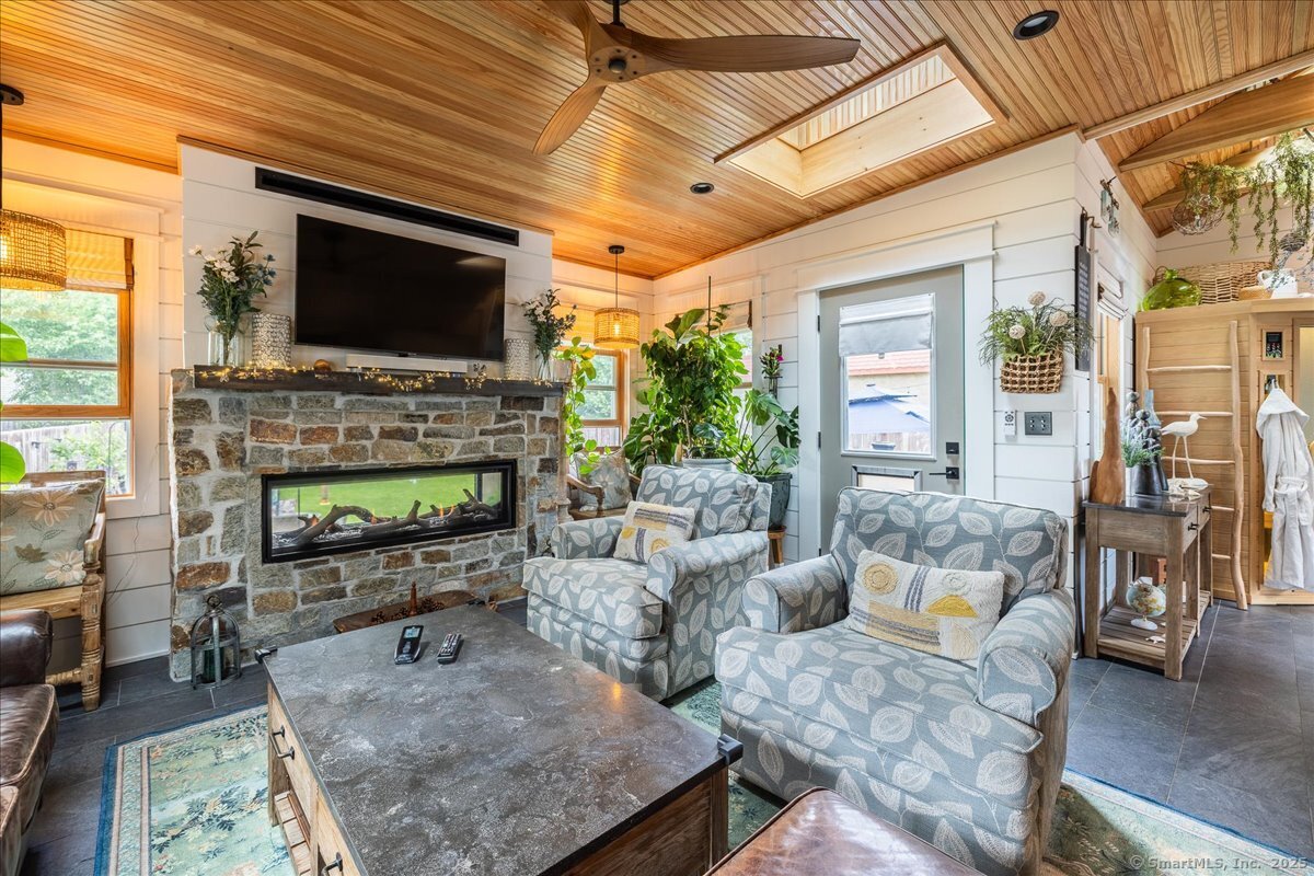 311 Captain Thomas Boulevard, West Haven, Connecticut image 6