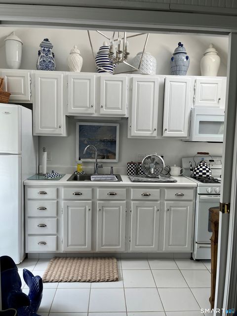 Tiny photo for 7 Pratt Street #APT. 8, Essex, CT 06426 (MLS # 24156084)