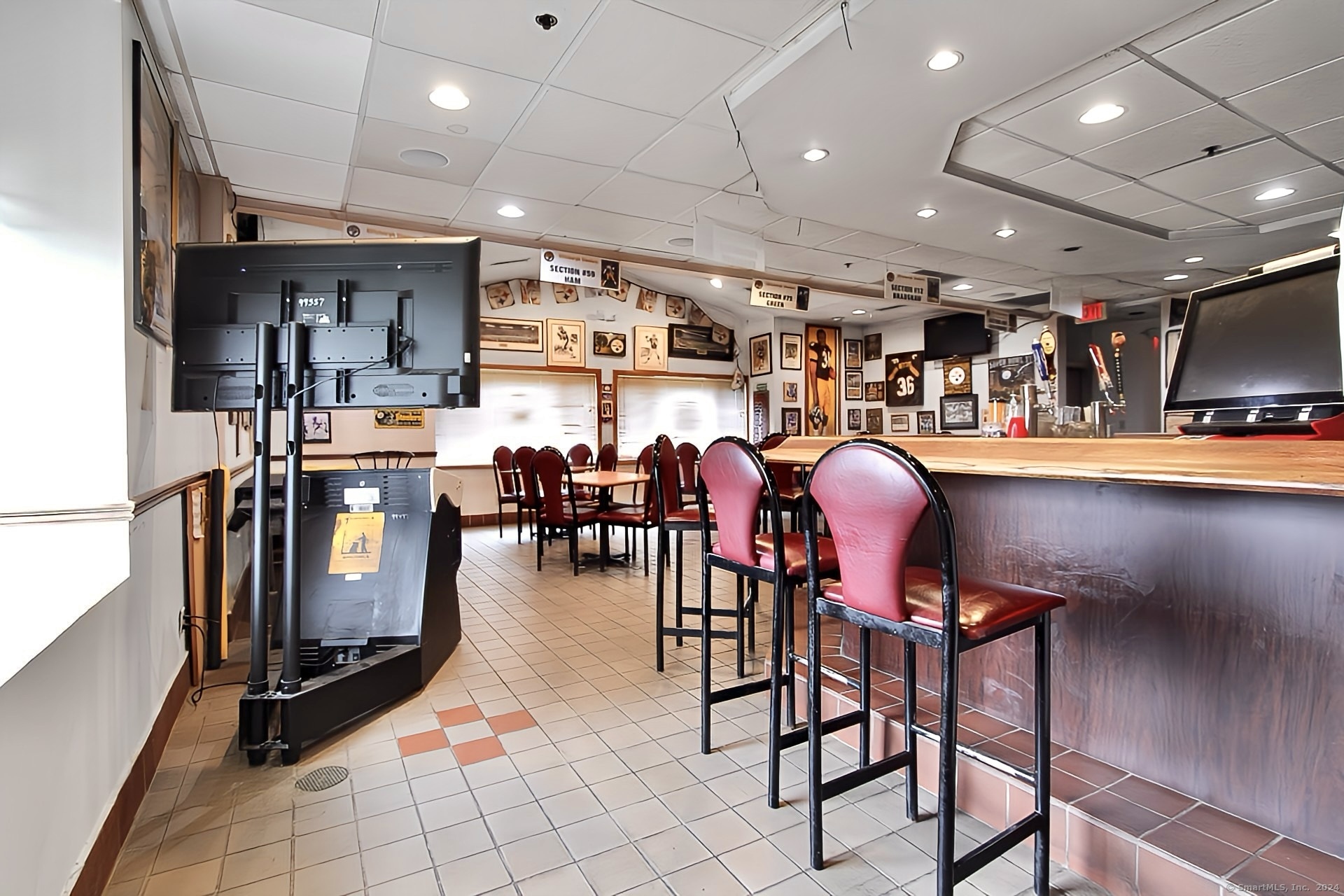 Windsor Locks, Connecticut 06096, United States, ,2 BathroomsBathrooms,Commercial,Active,252004