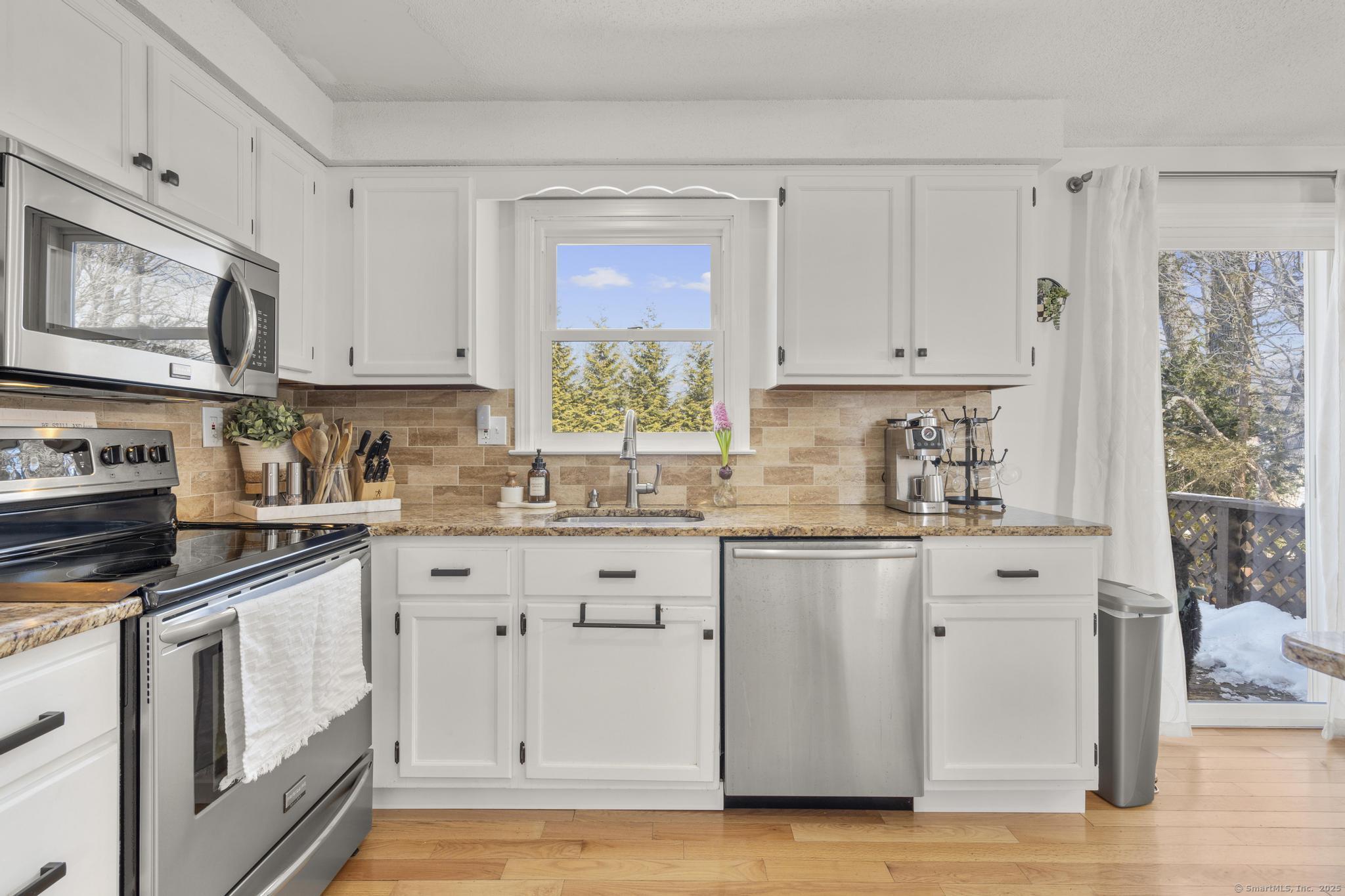 95 Tanglewood Drive, Hamden, Connecticut image 13