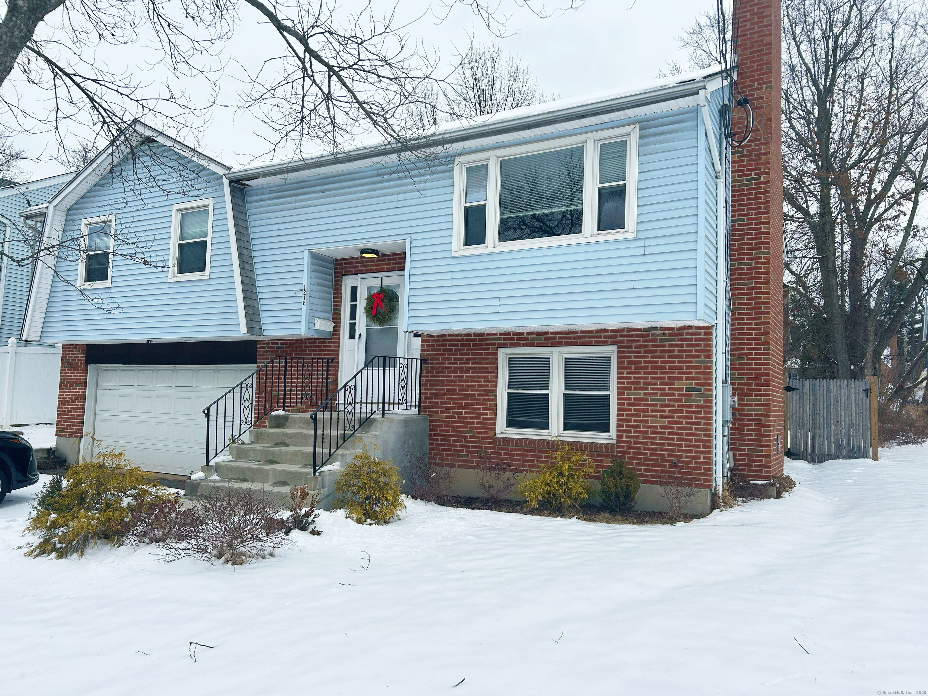 Rental Property at Trout Brook Drive, West Hartford, Connecticut - Bedrooms: 3 
Bathrooms: 4 
Rooms: 8  - $3,400 MO.