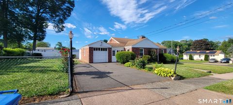 Photo of 104 Exeter Street, Hartford, CT 06106 (MLS # 24184318)