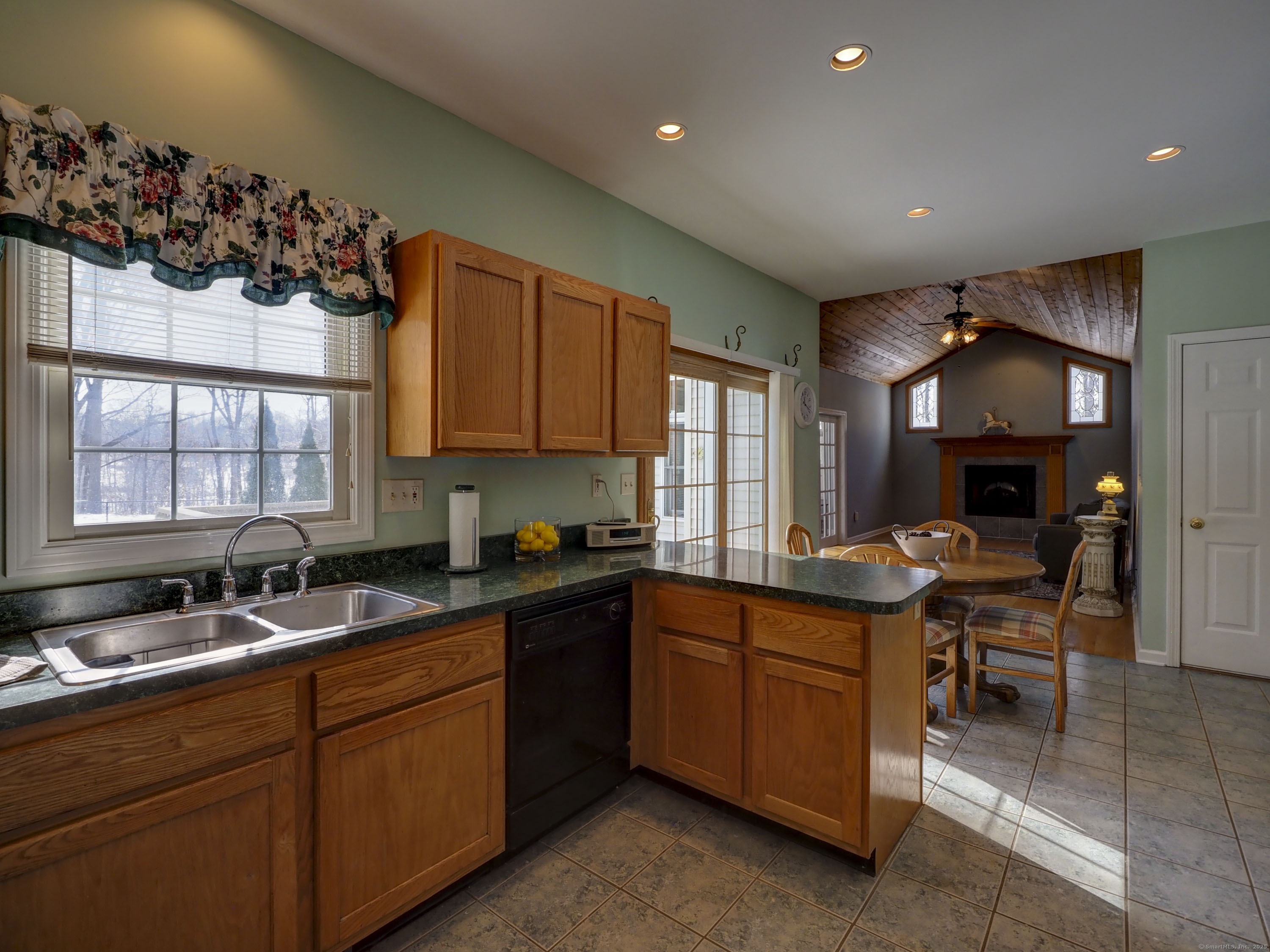 64 Elika Road, Wallingford, Connecticut image 7