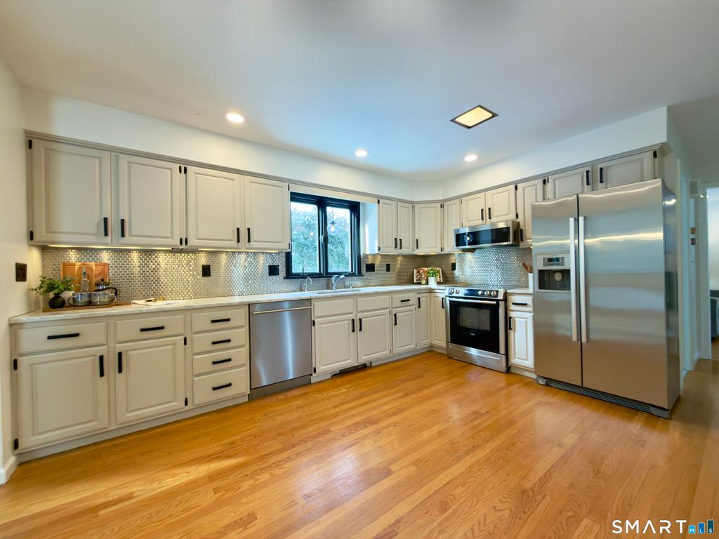 Photo of 1 Patricia Circle, Enfield, CT 06082 (MLS # 24141362)