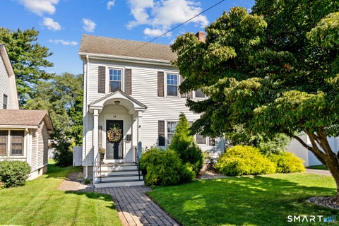 Homes For Sale - 64 Woodmere Road<br/> West Hartford, CT 06119