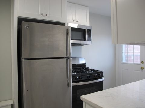 Tiny photo for 175 Seaton Road #APT 3, Stamford, CT 06902 (MLS # 24151501)