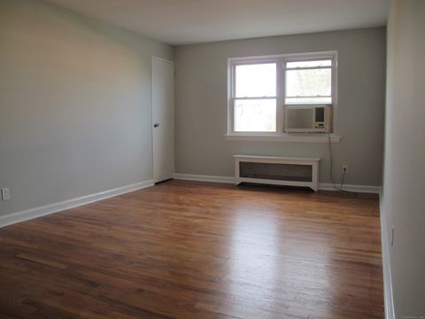 Tiny photo for 175 Seaton Road #APT 3, Stamford, CT 06902 (MLS # 24151501)
