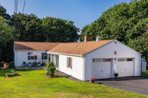 Photo of 5 Scenic Drive, Portland, CT 06480 (MLS # 24133402)