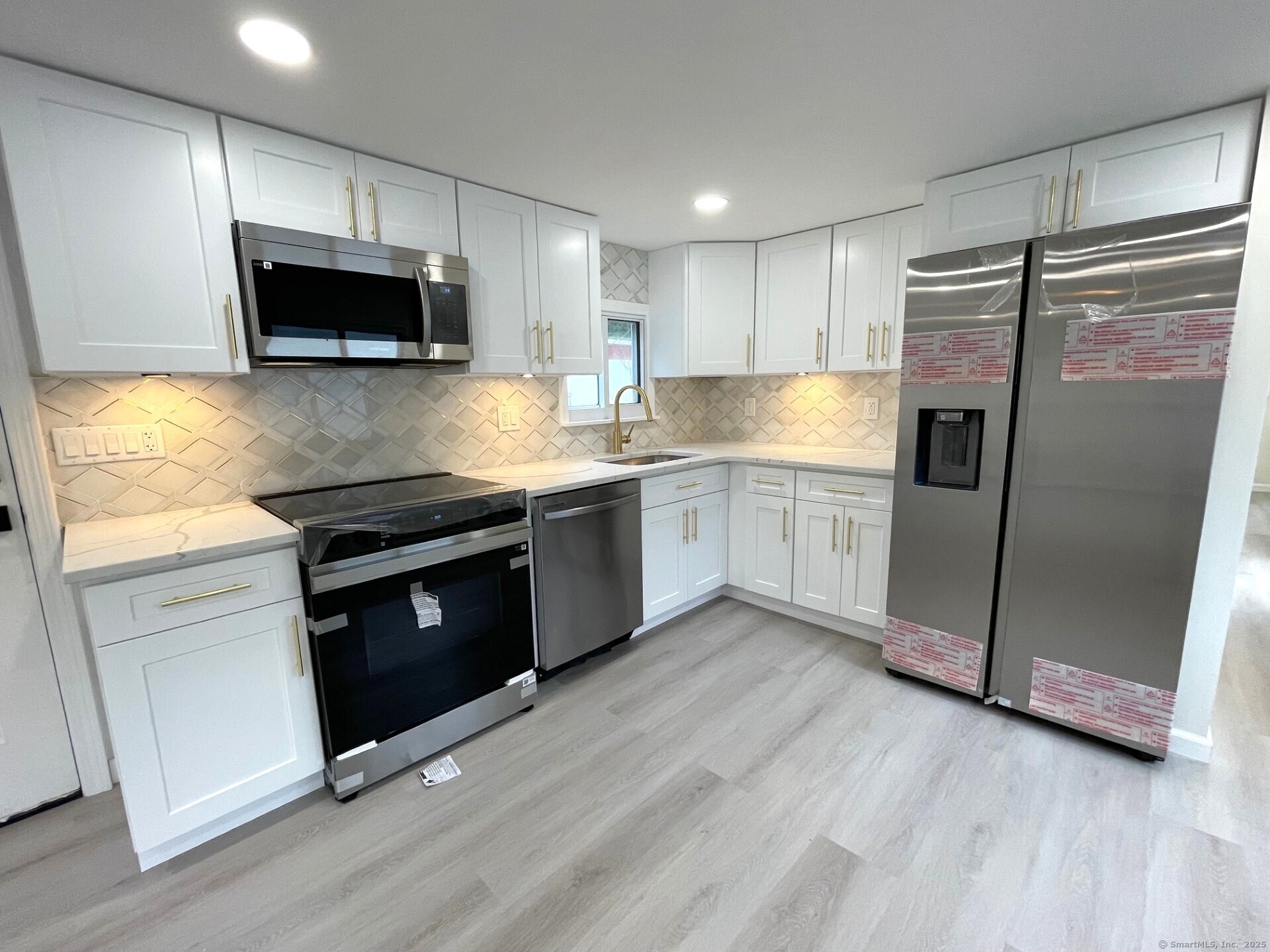Property for Sale at Poquonnock Road Lot 3, Groton, Connecticut - Bedrooms: 2 
Bathrooms: 1 
Rooms: 4  - $89,000