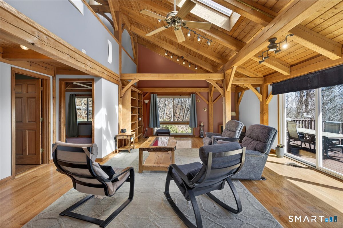 1450 Mount Carmel Avenue