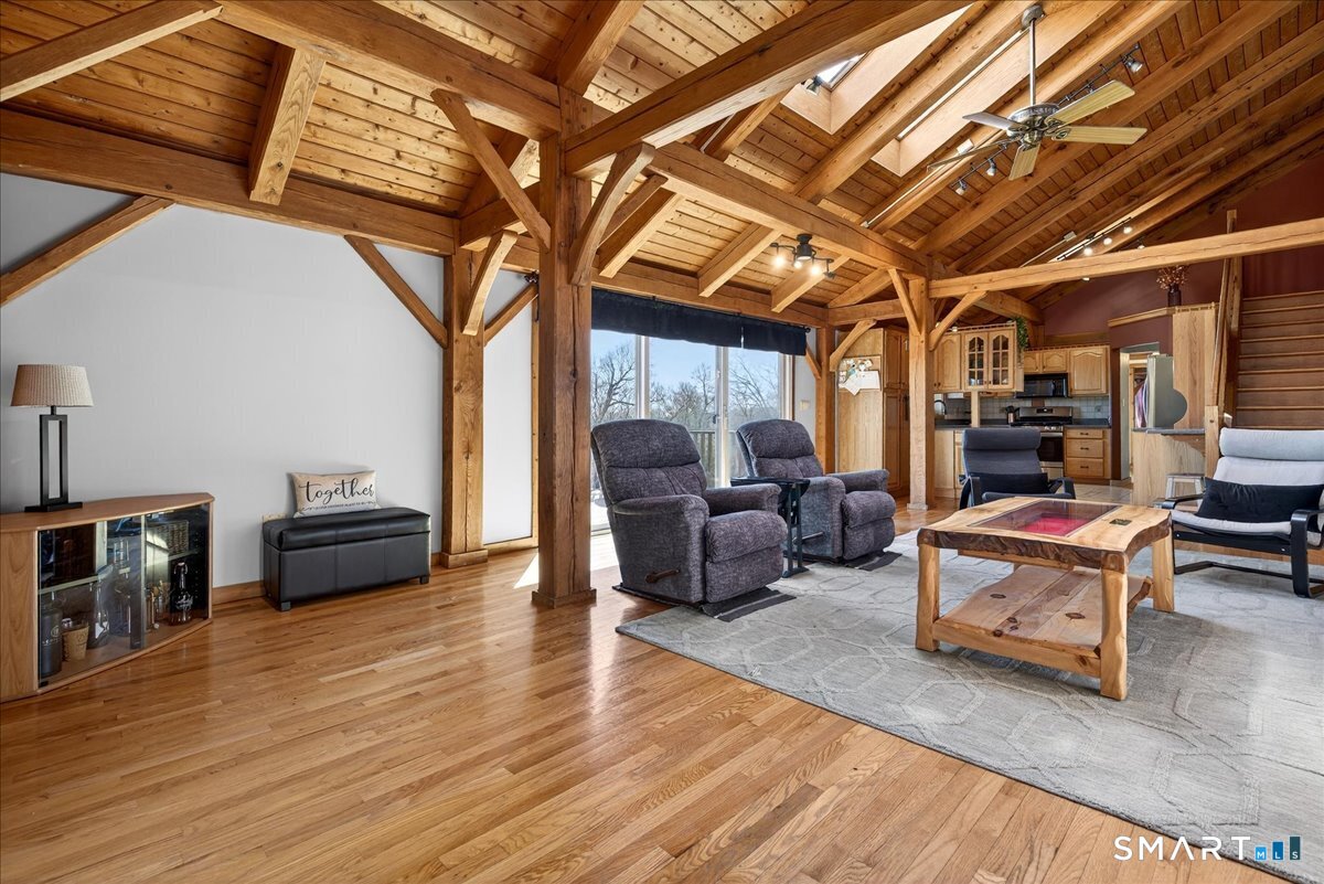 1450 Mount Carmel Avenue