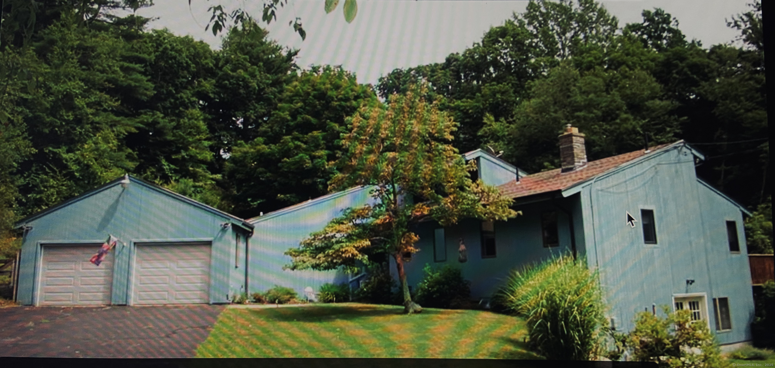 Butlertown Road, Waterford, Connecticut - 3 Bedrooms  
3 Bathrooms  
9 Rooms - 