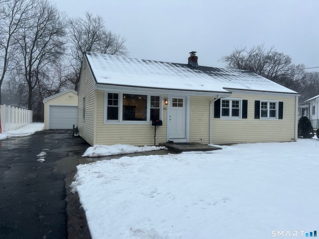 Photo of 45 Montague Circle, East Hartford, CT 06118 (MLS # 24143828)