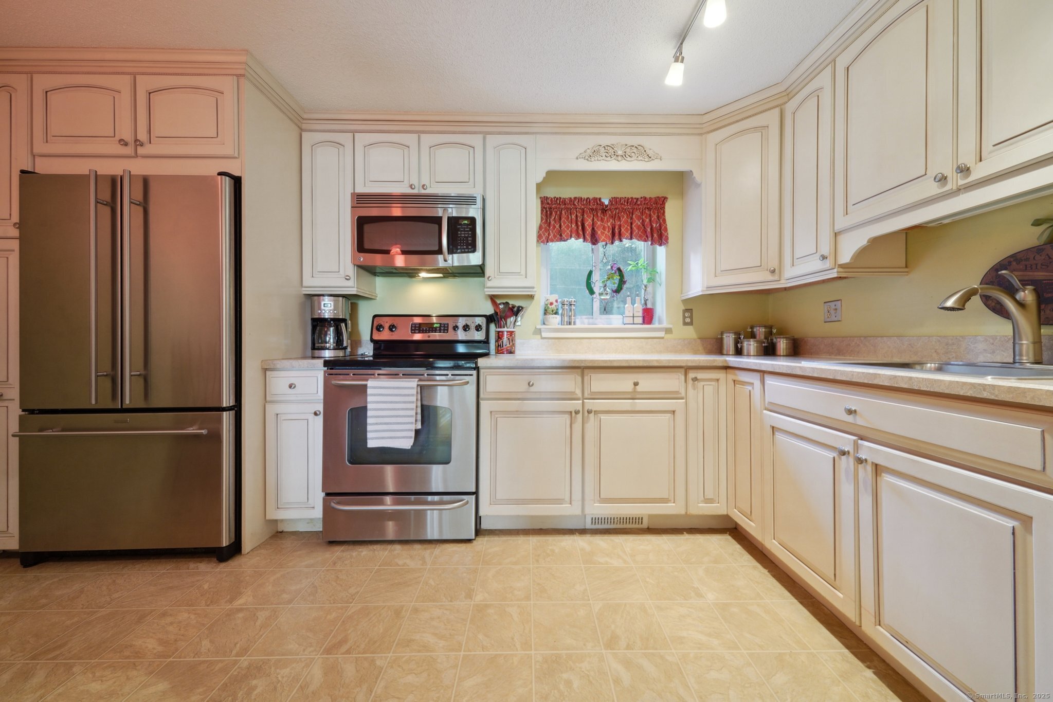 21 Linden Street #APT 15, Norwalk, Connecticut image 11