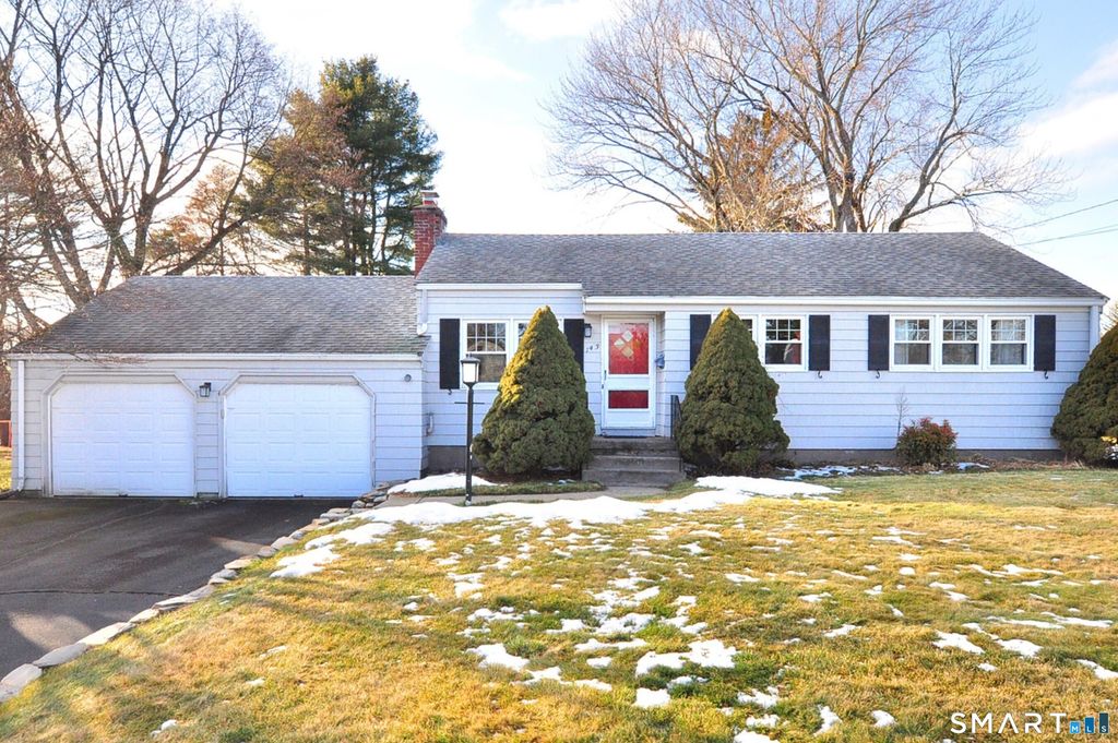 Photo of 143 Valley Crest Drive, Wethersfield, CT 06109 (MLS # 24145978)
