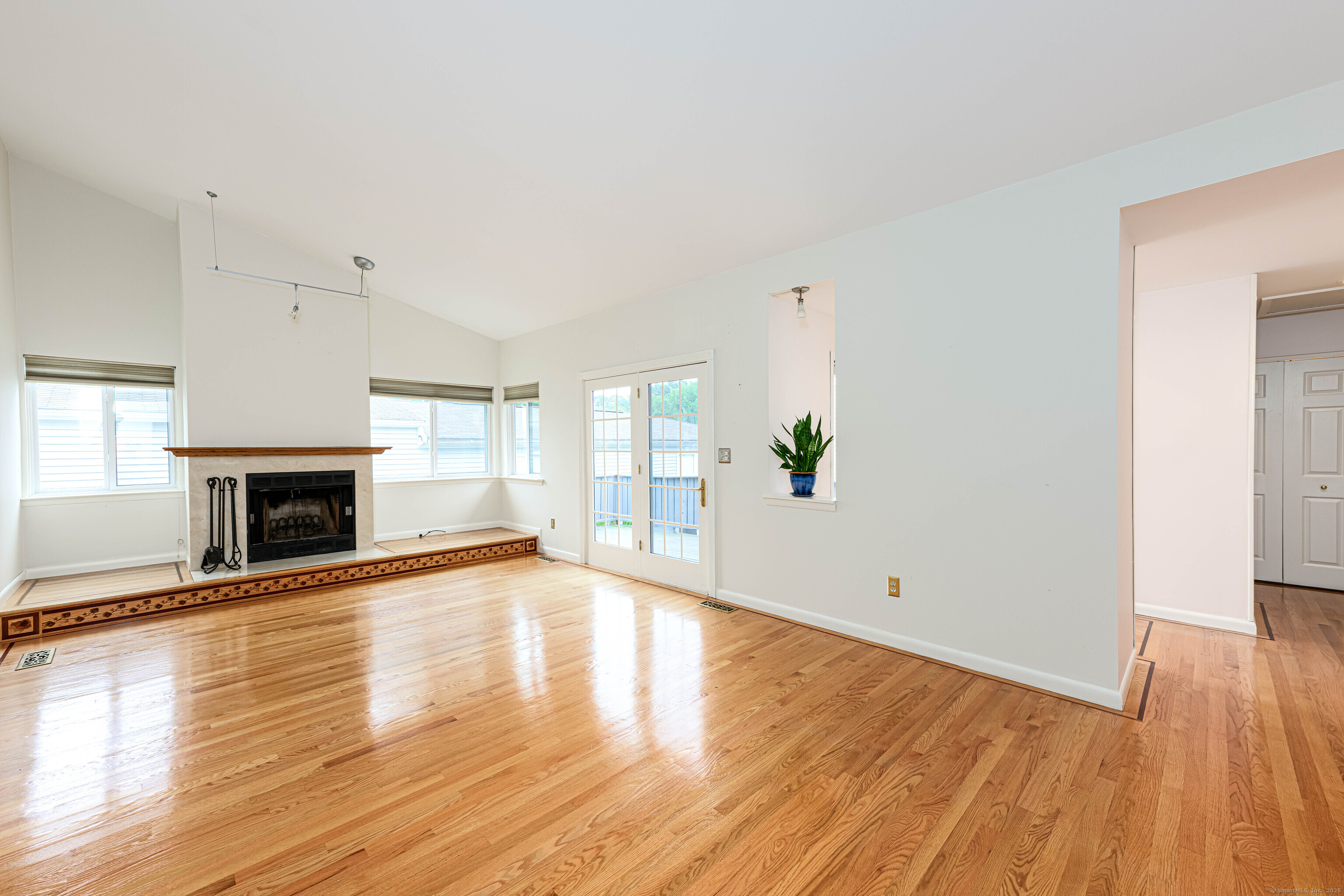 51 Stratton Way 51