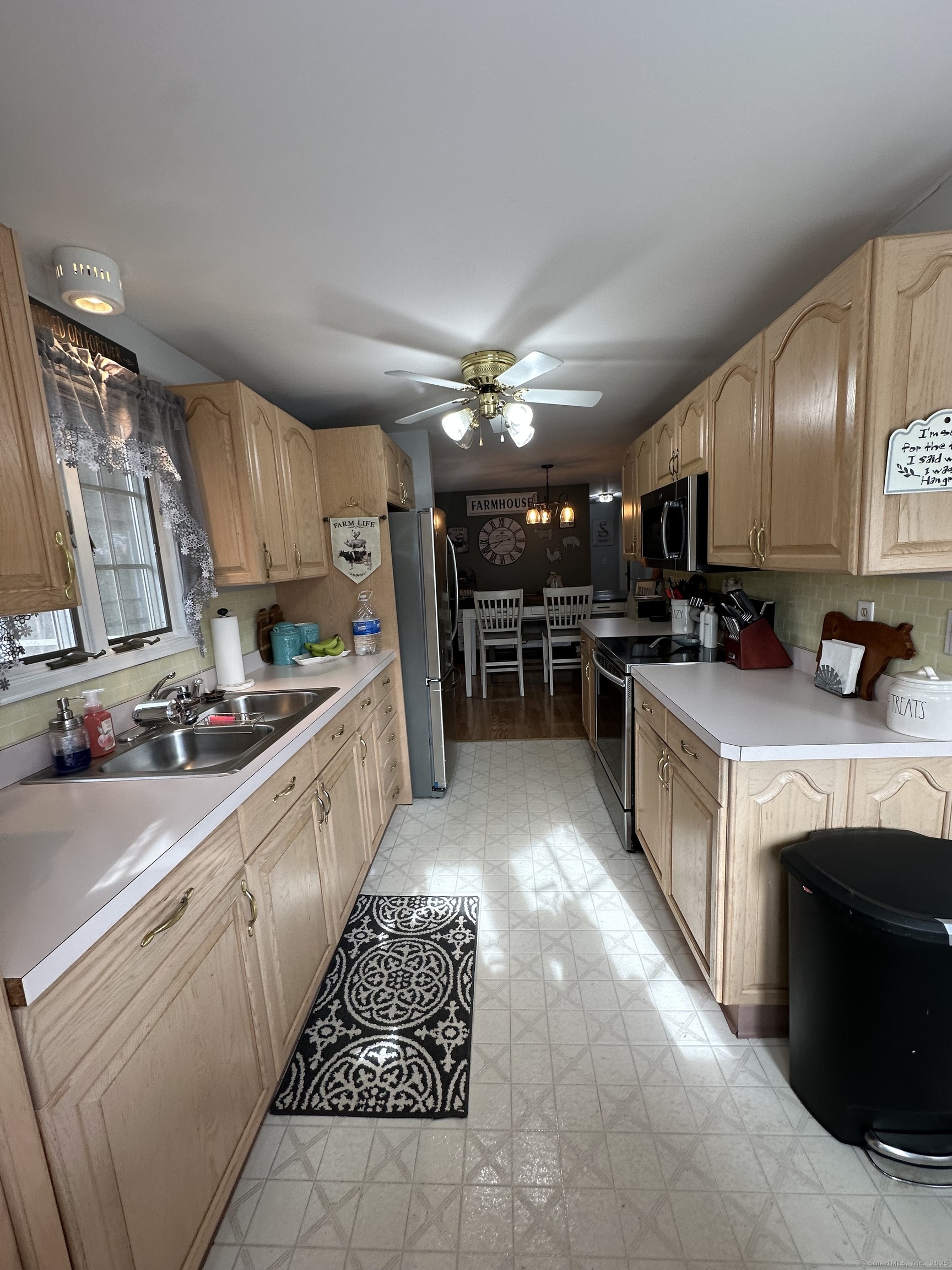 90 Homecrest Drive, Berlin, Connecticut image 9