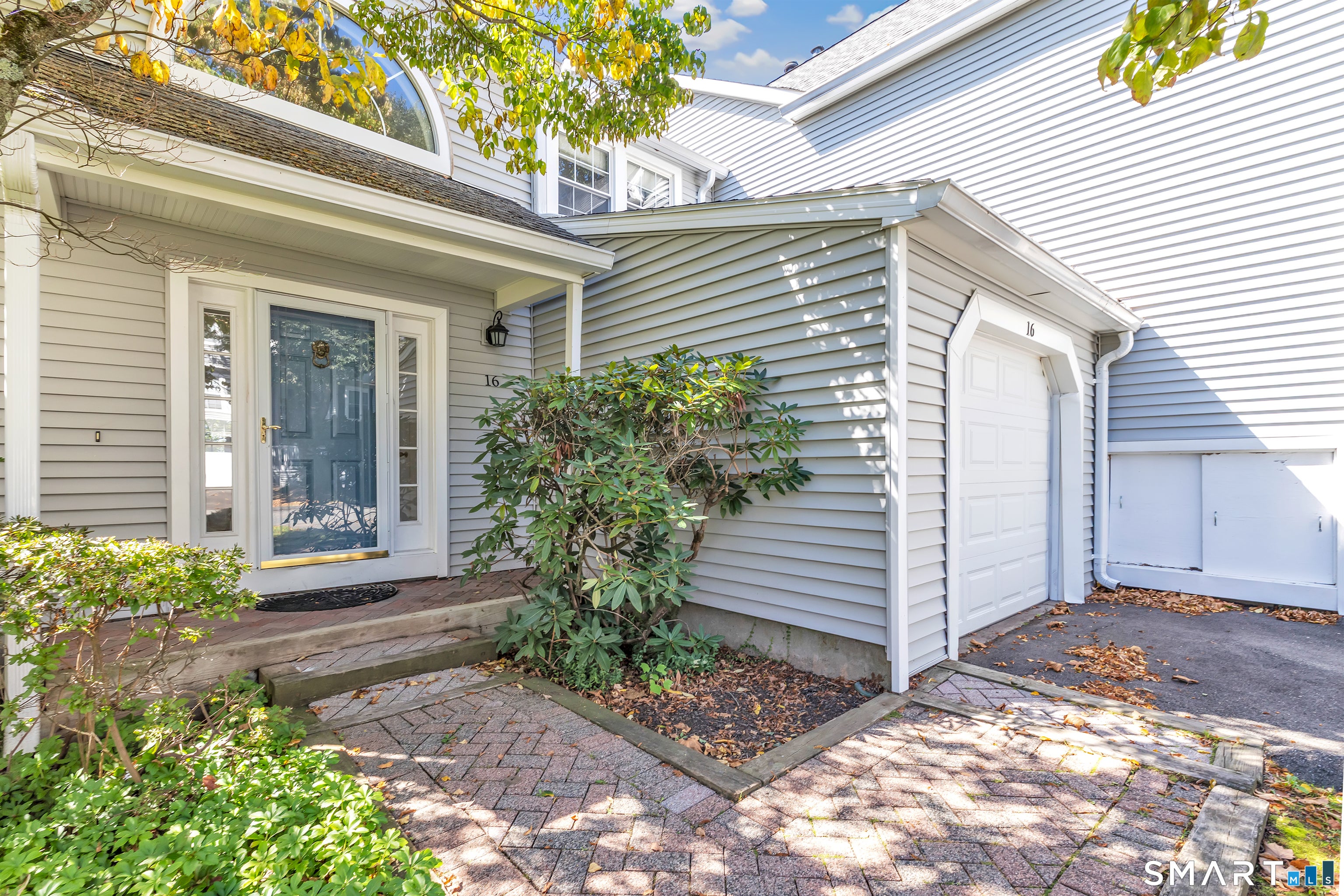 16 Rivendell Drive 16