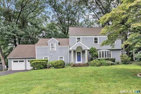 Photo of 205 Stoneleigh Square, Fairfield, CT 06825 (MLS # 24196817)