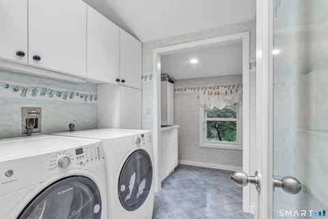 Tiny photo for 205 Stoneleigh Square, Fairfield, CT 06825 (MLS # 24196817)