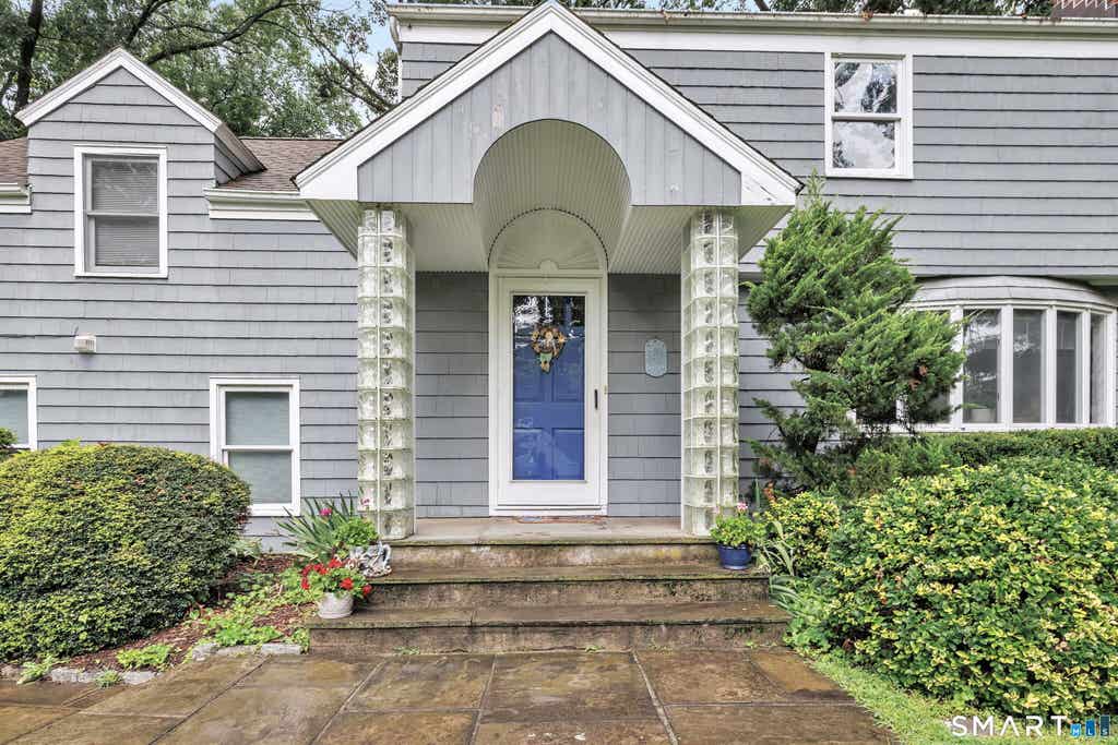 Photo of 205 Stoneleigh Square, Fairfield, CT 06825 (MLS # 24196817)