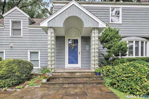 Tiny photo for 205 Stoneleigh Square, Fairfield, CT 06825 (MLS # 24196817)