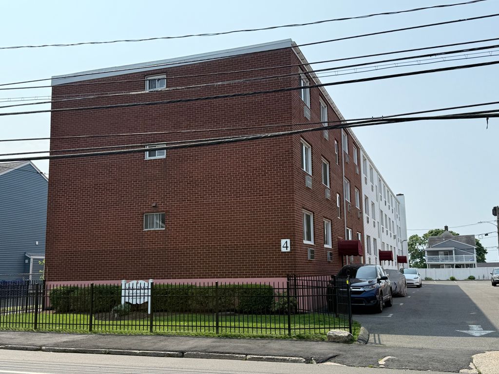 Photo of 4 Van Zant Street #APT B8, Norwalk, CT 06855 (MLS # 24139477)