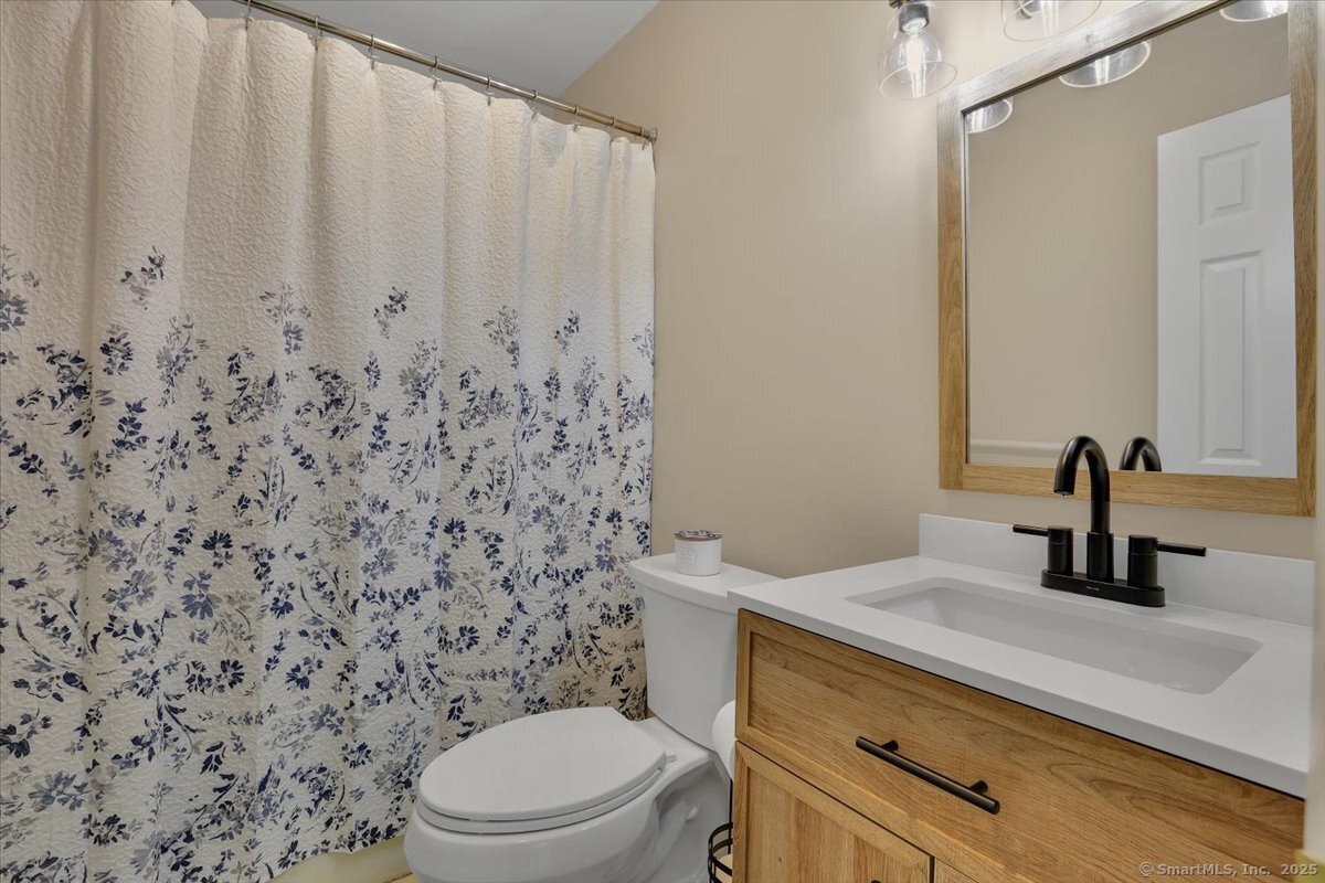 Rocky Hill, Connecticut 06067, United States, 2 Bedrooms Bedrooms, ,3 BathroomsBathrooms,Residential,Active,163817