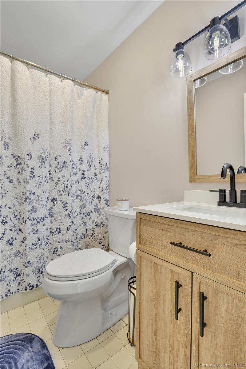 Rocky Hill, Connecticut 06067, United States, 2 Bedrooms Bedrooms, ,3 BathroomsBathrooms,Residential,Active,163817