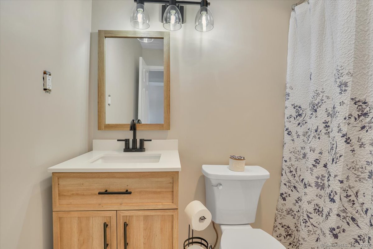 Rocky Hill, Connecticut 06067, United States, 2 Bedrooms Bedrooms, ,3 BathroomsBathrooms,Residential,Active,163817