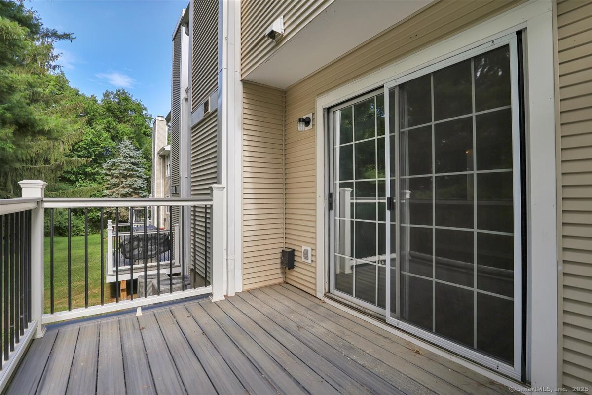 Rocky Hill, Connecticut 06067, United States, 2 Bedrooms Bedrooms, ,3 BathroomsBathrooms,Residential,Active,163817