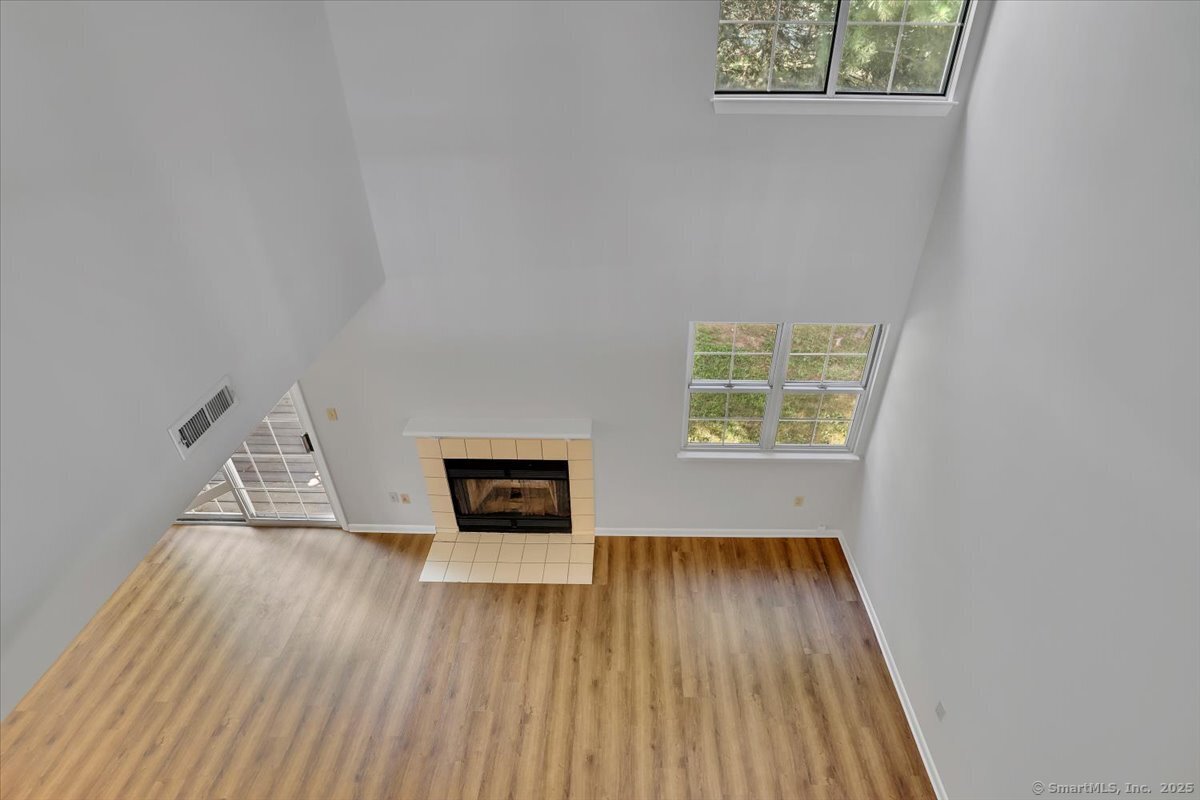 Rocky Hill, Connecticut 06067, United States, 2 Bedrooms Bedrooms, ,3 BathroomsBathrooms,Residential,Active,163817