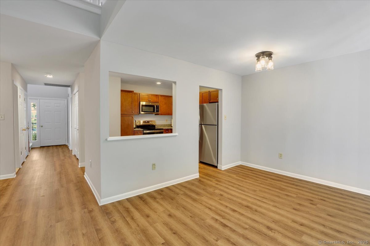 Rocky Hill, Connecticut 06067, United States, 2 Bedrooms Bedrooms, ,3 BathroomsBathrooms,Residential,Active,163817