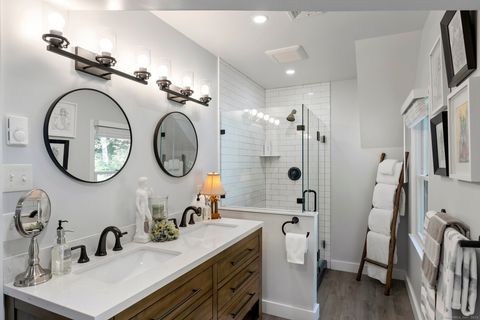 Tiny photo for 16 Parker Terrace, Essex, CT 06426 (MLS # 24155589)