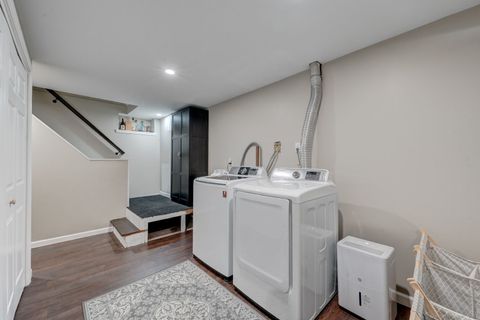 Tiny photo for 158 Newtown Street, Middletown, CT 06457 (MLS # 24134939)