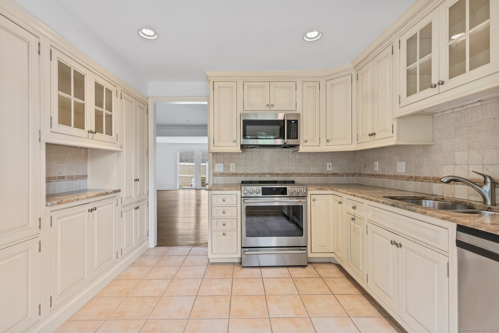 205 Main Street #APT 9, New Canaan, Connecticut image 6