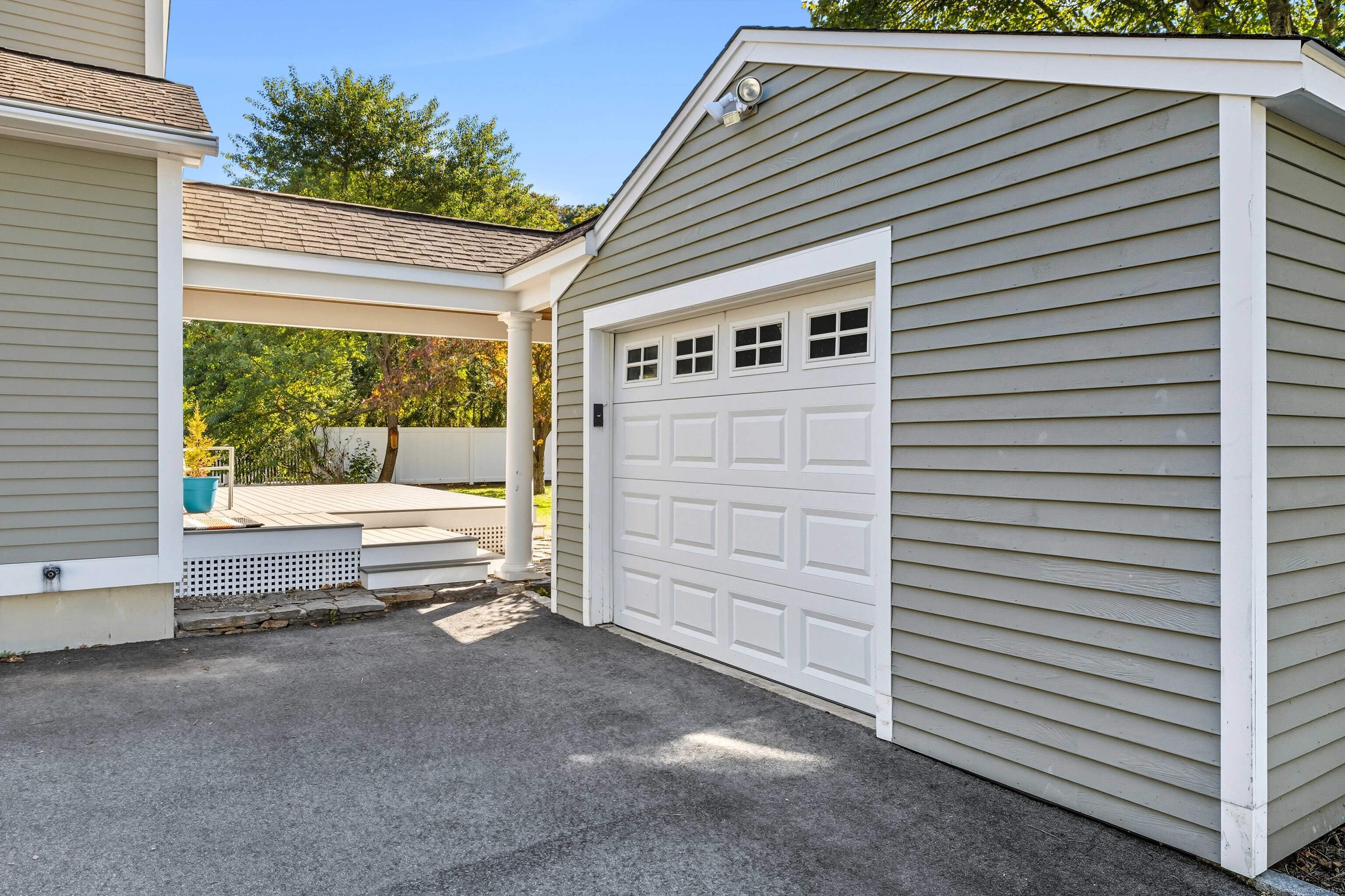 Old Saybrook, Connecticut 06475, United States, 3 Bedrooms Bedrooms, ,3 BathroomsBathrooms,Residential,Active,228941