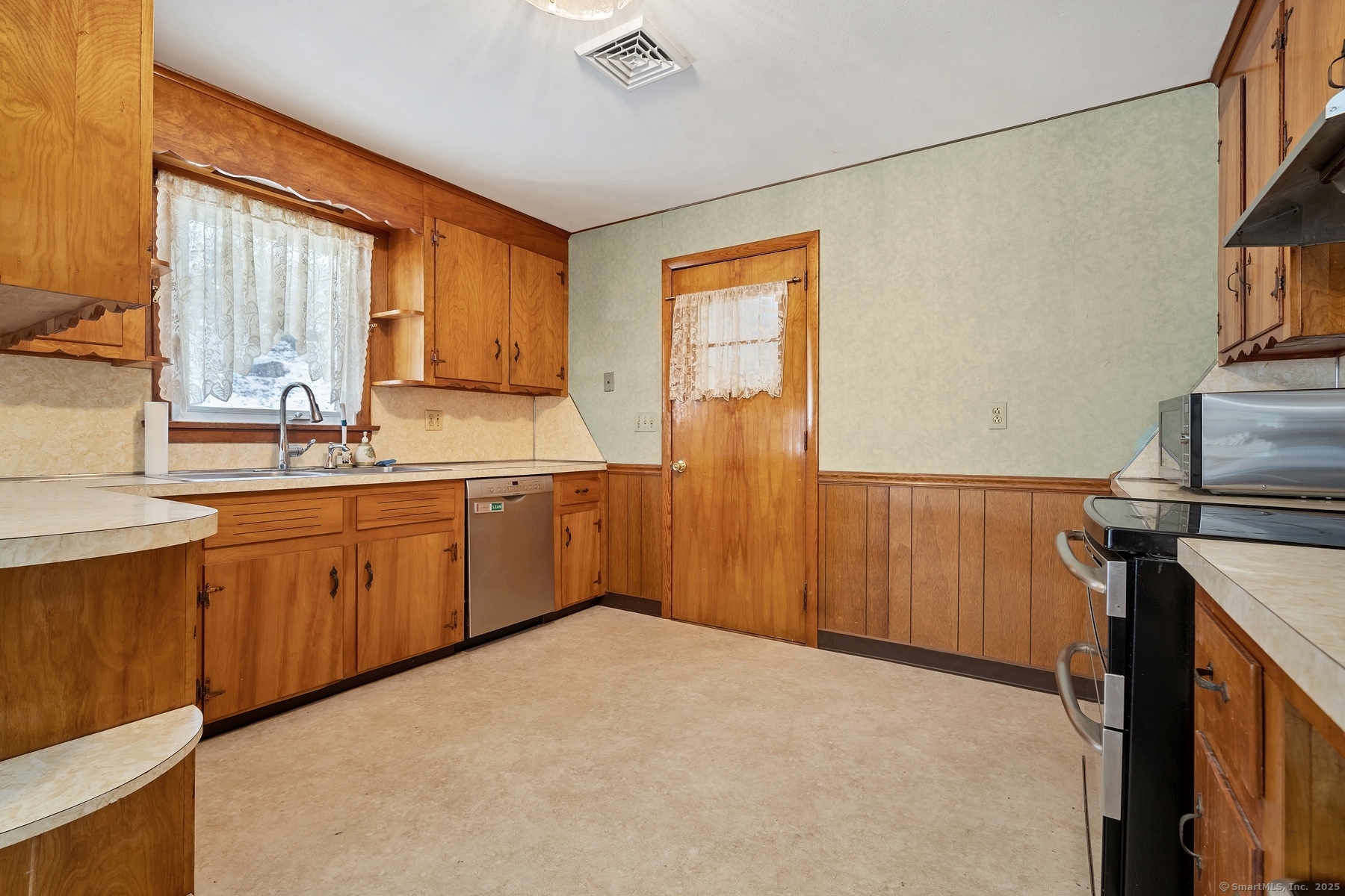 51 Joseph Road, Naugatuck, Connecticut image 4
